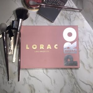 LORAC mega pro 4 eyeshadow palette